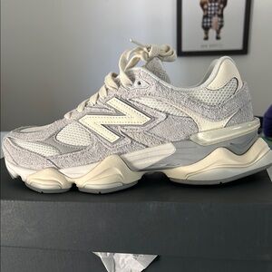 New Balance Cream Chunky Sneakers Retro-Inspired Design